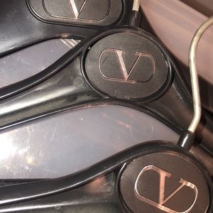 Valentino Hangers (6)